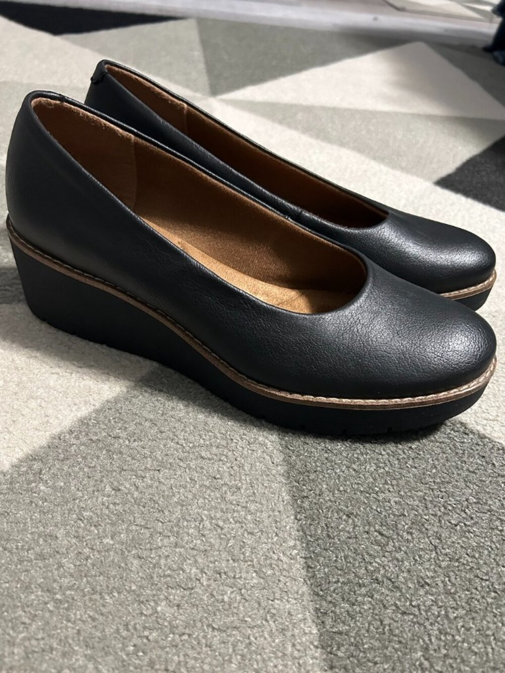 Eurosoft By Soft Faella Black Wedge Pumps Comfort Shoes Women's Size 9.5
